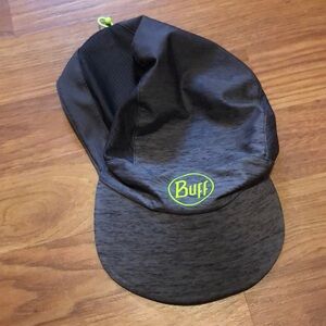 Gray running cap, Buff